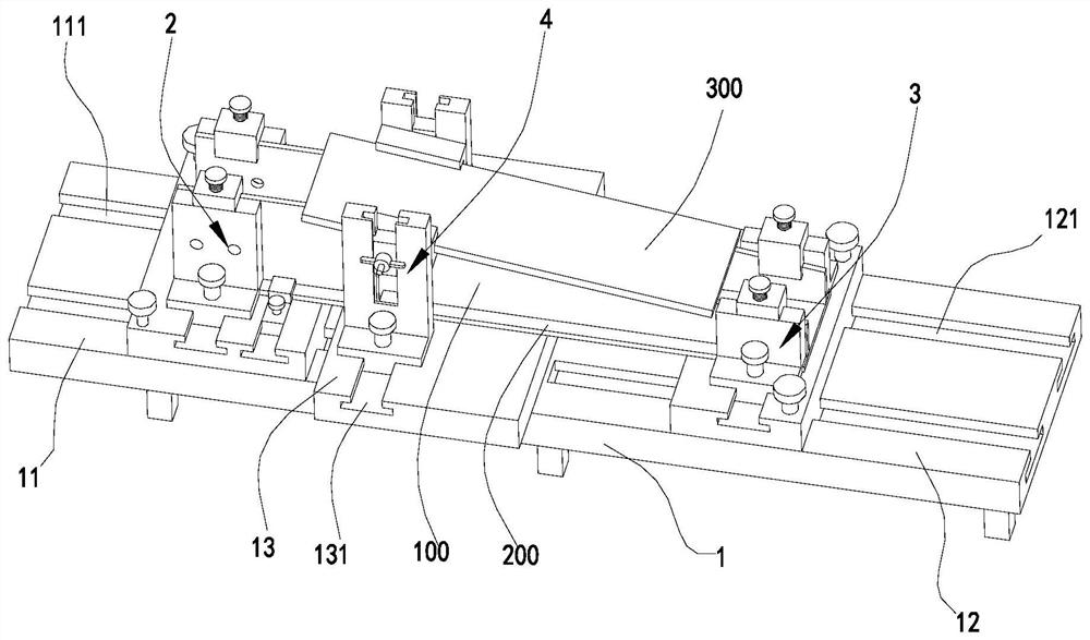 A steel pipe pole cross arm welding tool