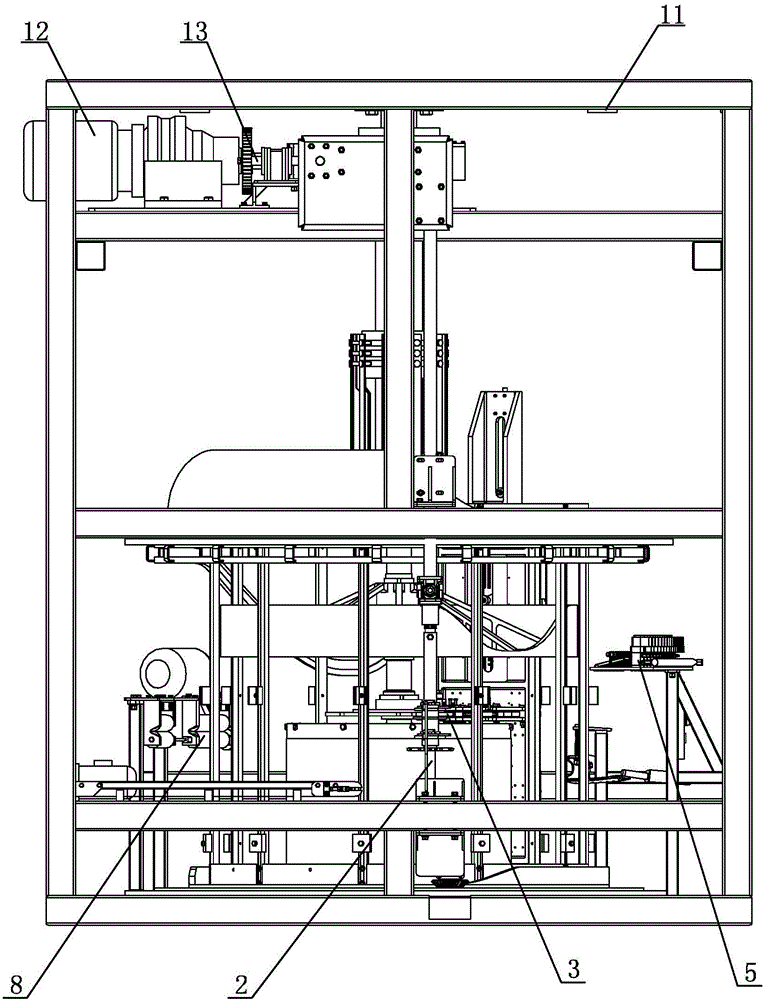 Centrifugal method for husking fresh edible corns through air blowing and rubber roller peeling