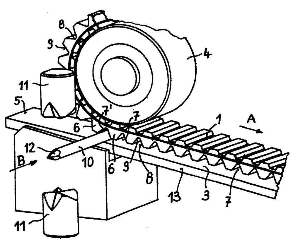 Conveying device for conveying isolated long workpieces