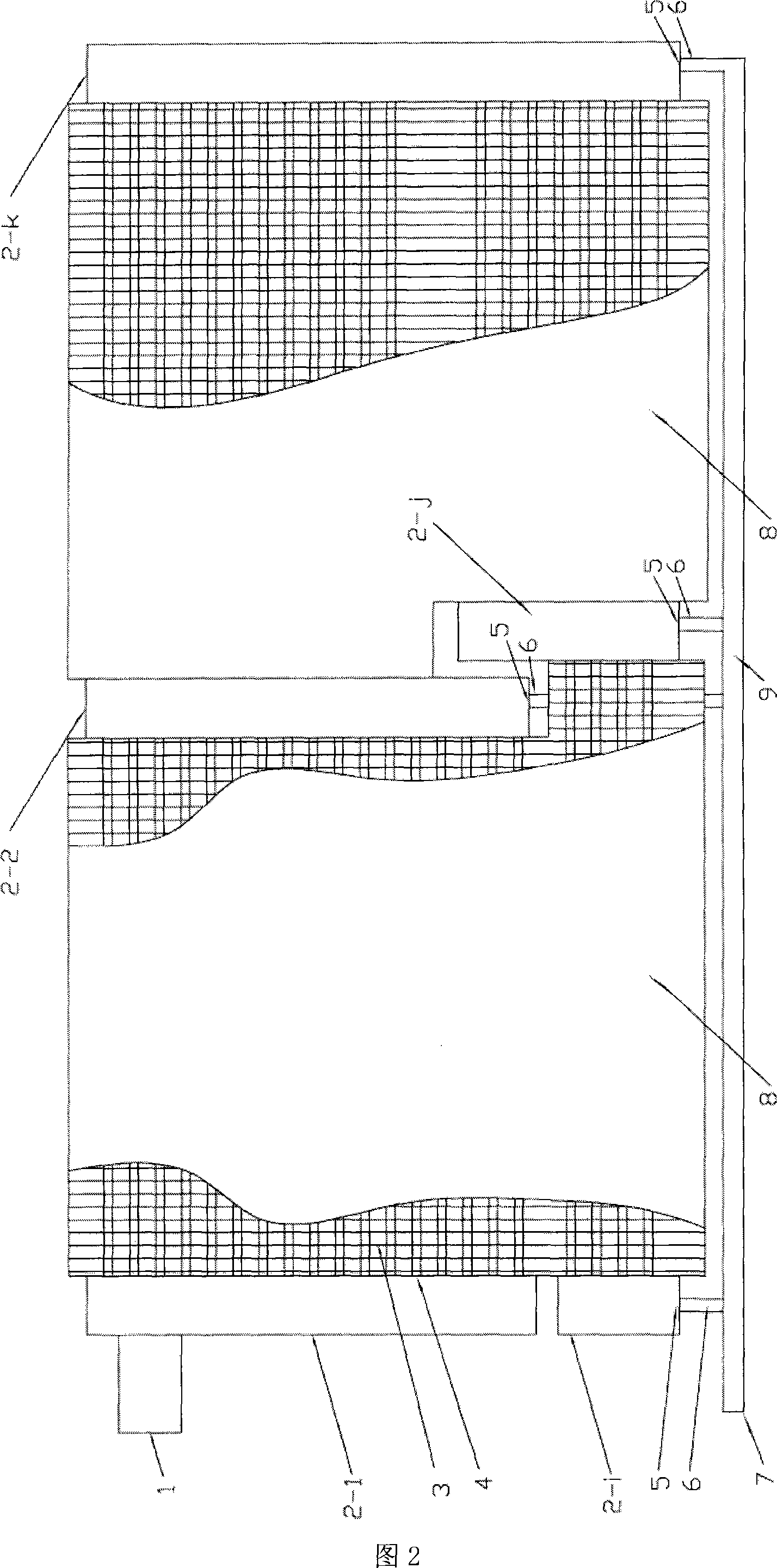 Multi-stage cooling middle liquid-separation air condensator