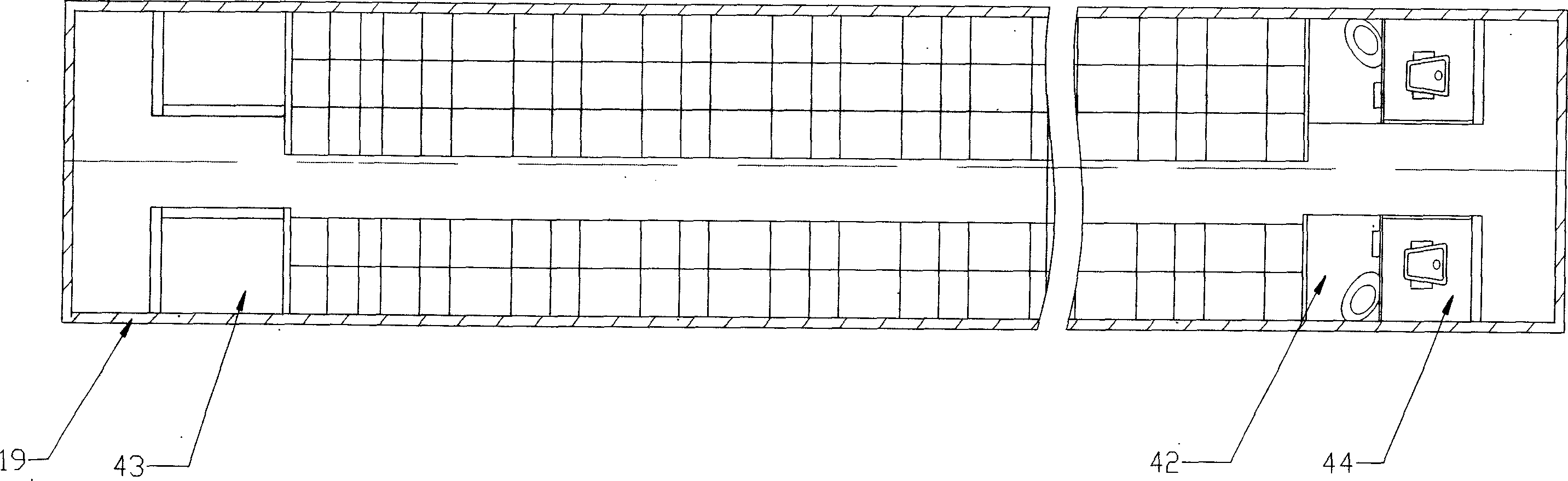 Car body structure of railway passenger car