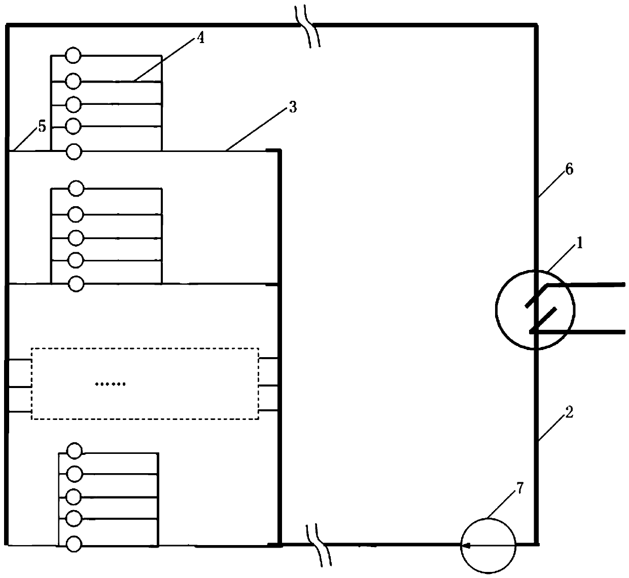 Flow regulating method and system for improving hydraulic imbalance of secondary heating network