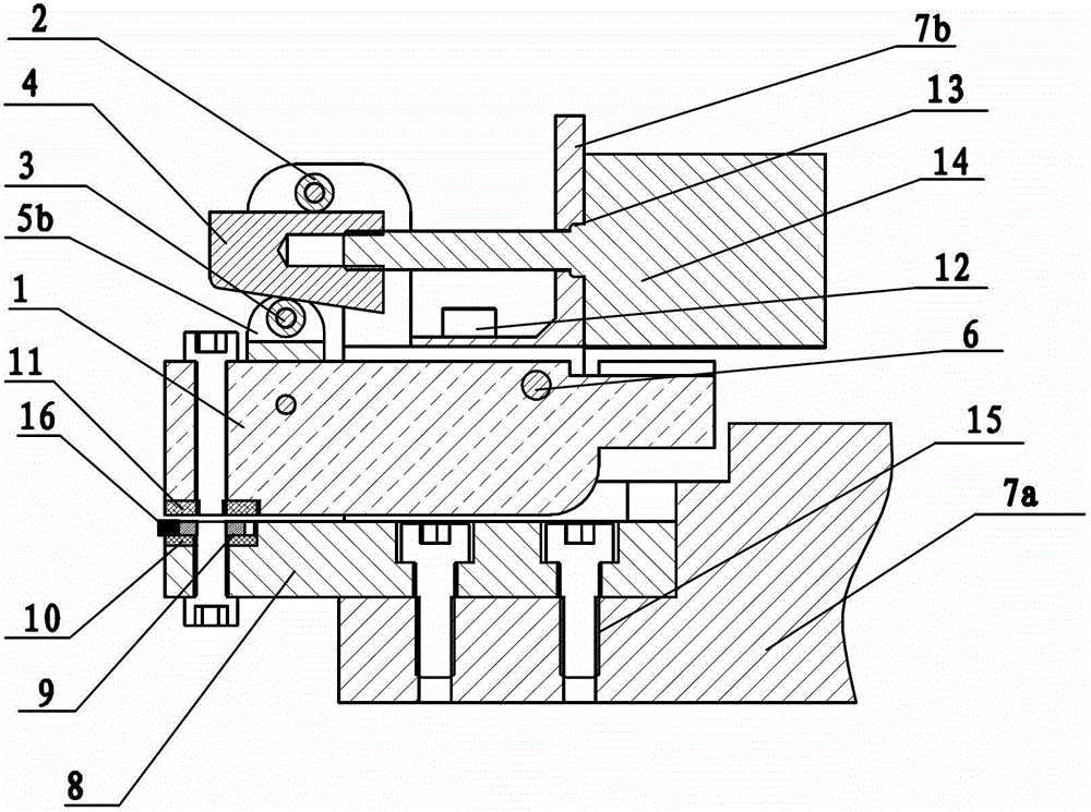 Inclined wedge block hold-down device for sawtooth material