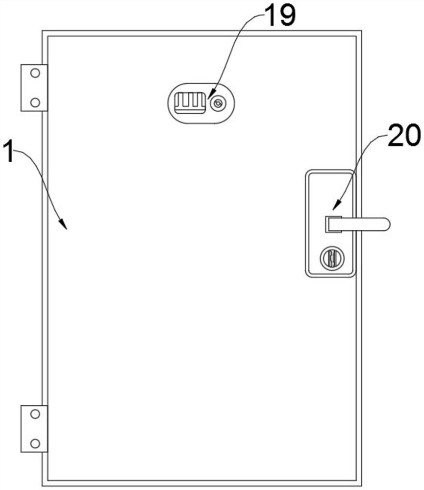 Safety door with automatic locking function and using method thereof