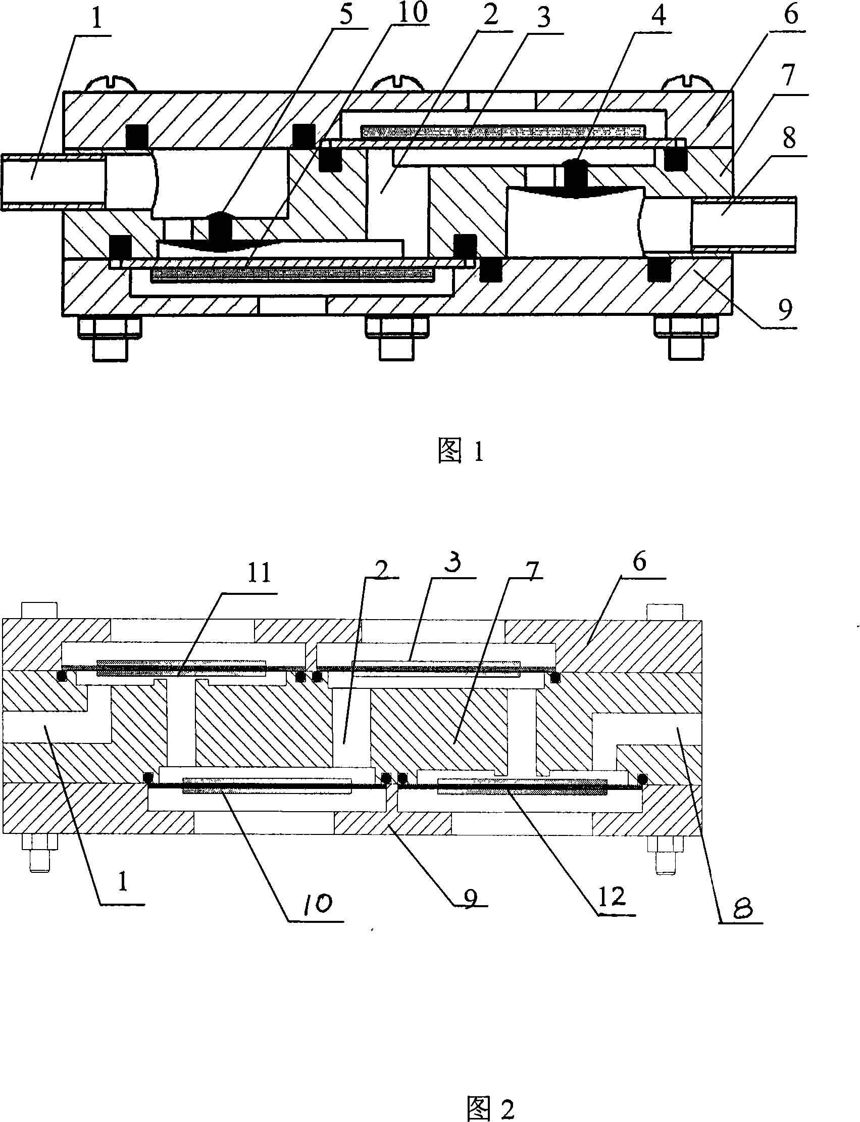 Single-cavity double-oscillator piezoelectric pump