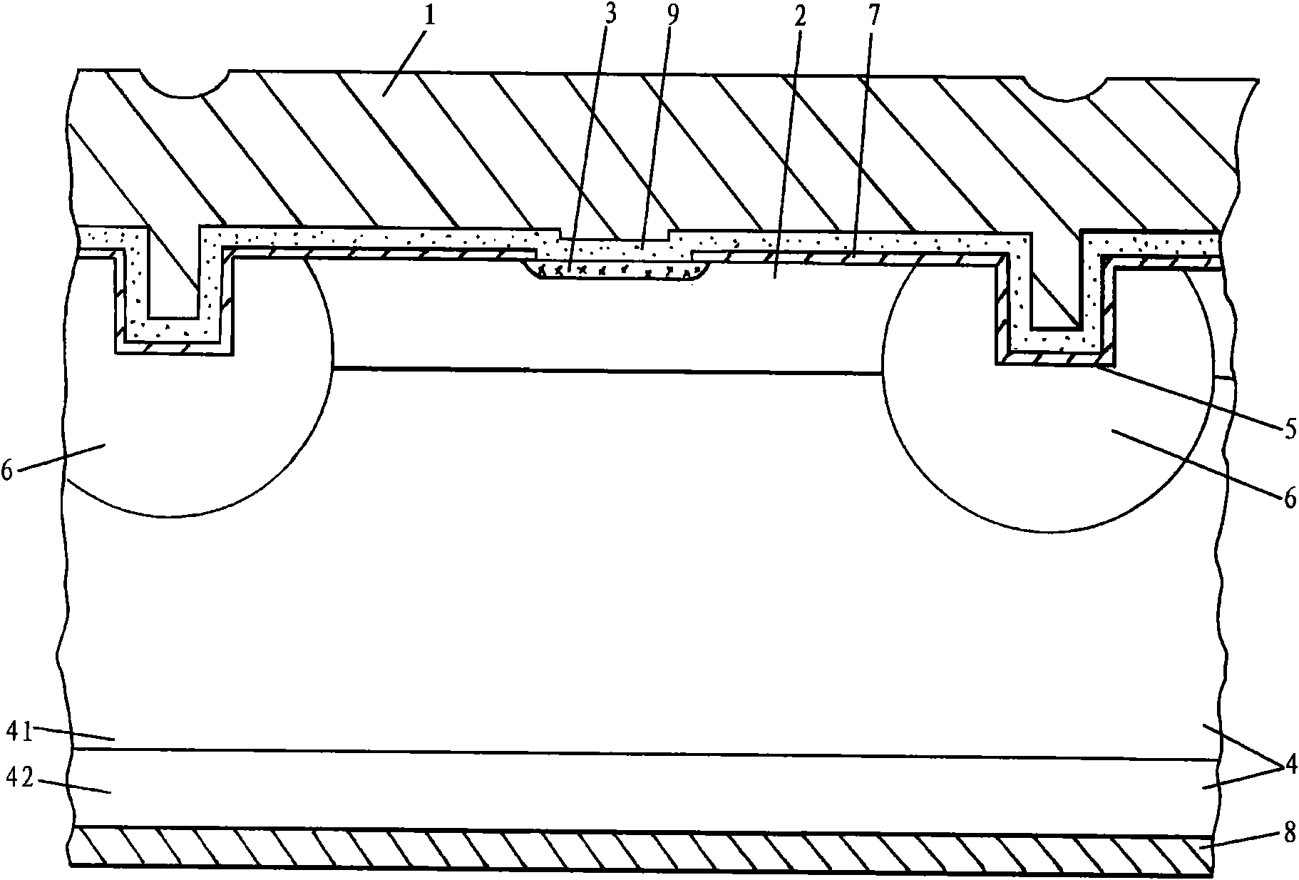 Gate associated transistor with grooved gate polysilicon structure