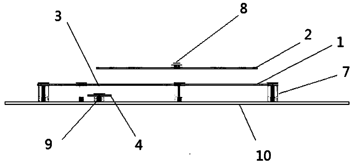 RFID circularly polarized air microstrip antenna