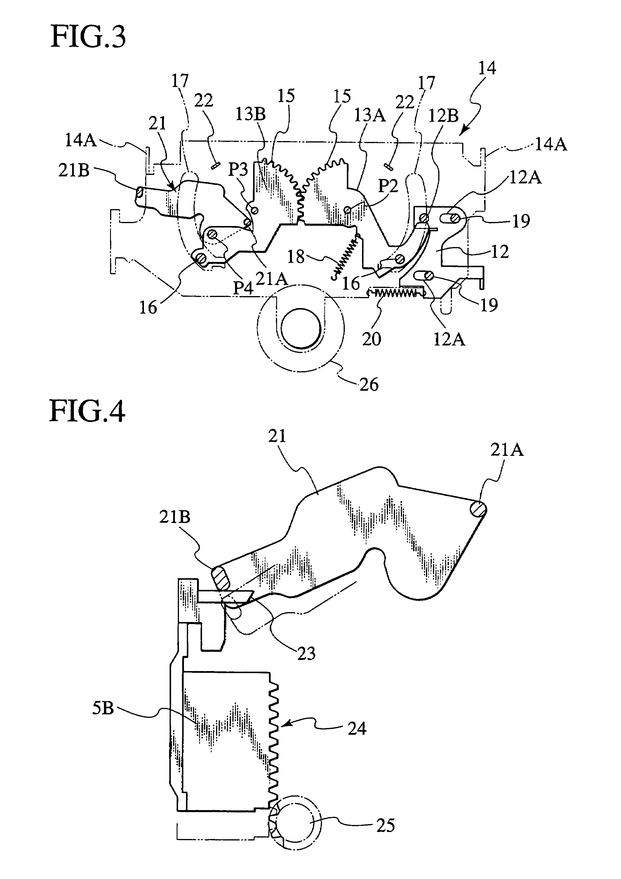 Disc drive apparatus with loading mechanism for different sized discs