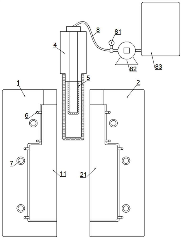 Blow molding mold not using compressed gas for blow molding