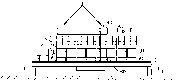 An automatic unfolding tooling mold for vacuum-assisted shelter forming process