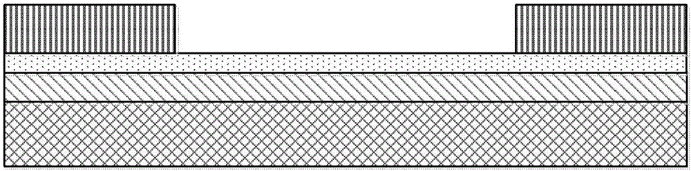 A self-aligned graphene field effect transistor and its preparation method