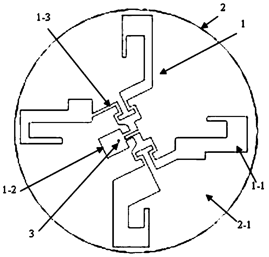 High-gain high-precision positioning antenna and its array applied to base stations