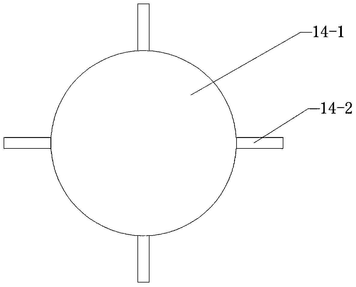 Filtering equipment of solid-particle aqueous dispersion and filtering method with filtering equipment of solid-particle aqueous dispersion used