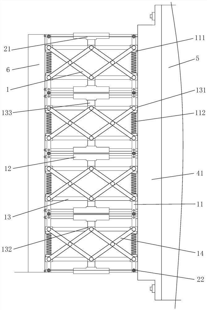 Auxiliary ship docking device