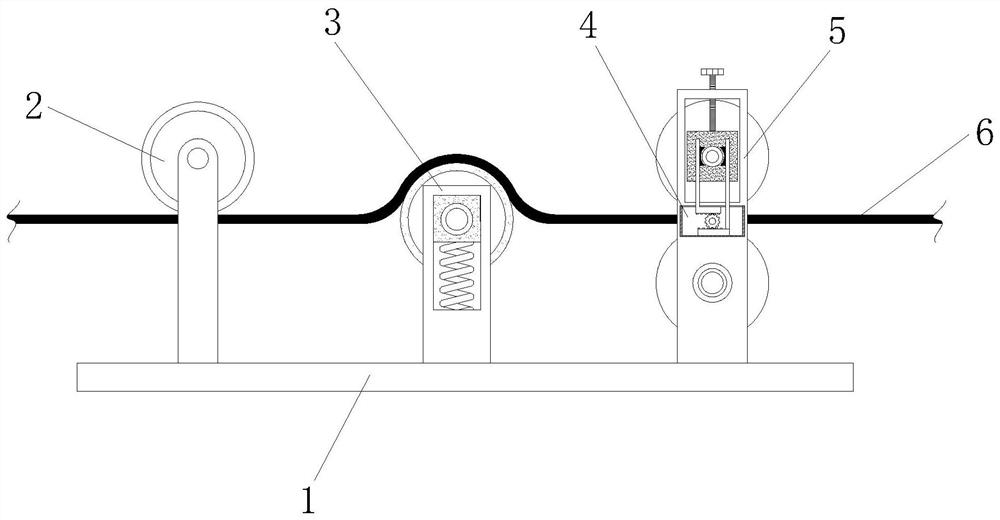 Device and method for automatically measuring quantity and length of cloth