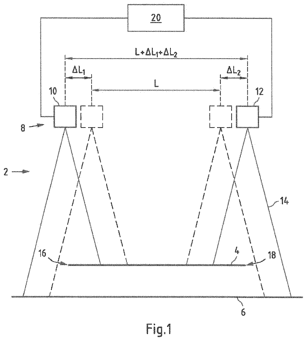 Arrangement and method for contactless determination of a dimension of a moving web
