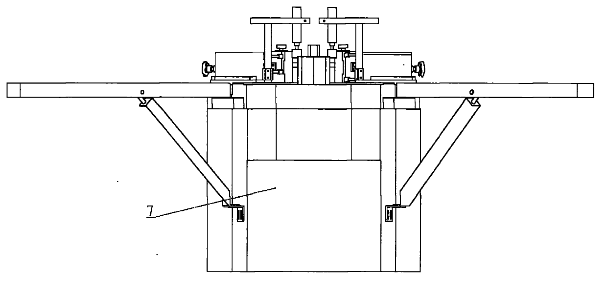 Pneumatic impact riveting machine