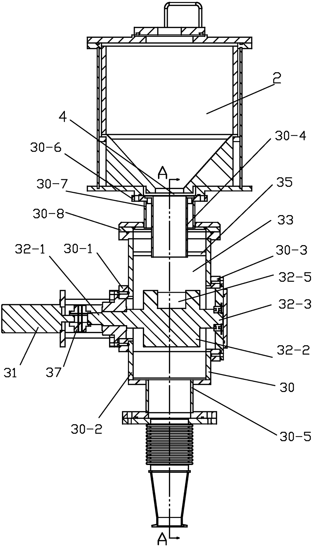 Automatic charging device for single crystal furnace and operation method of automatic charging device