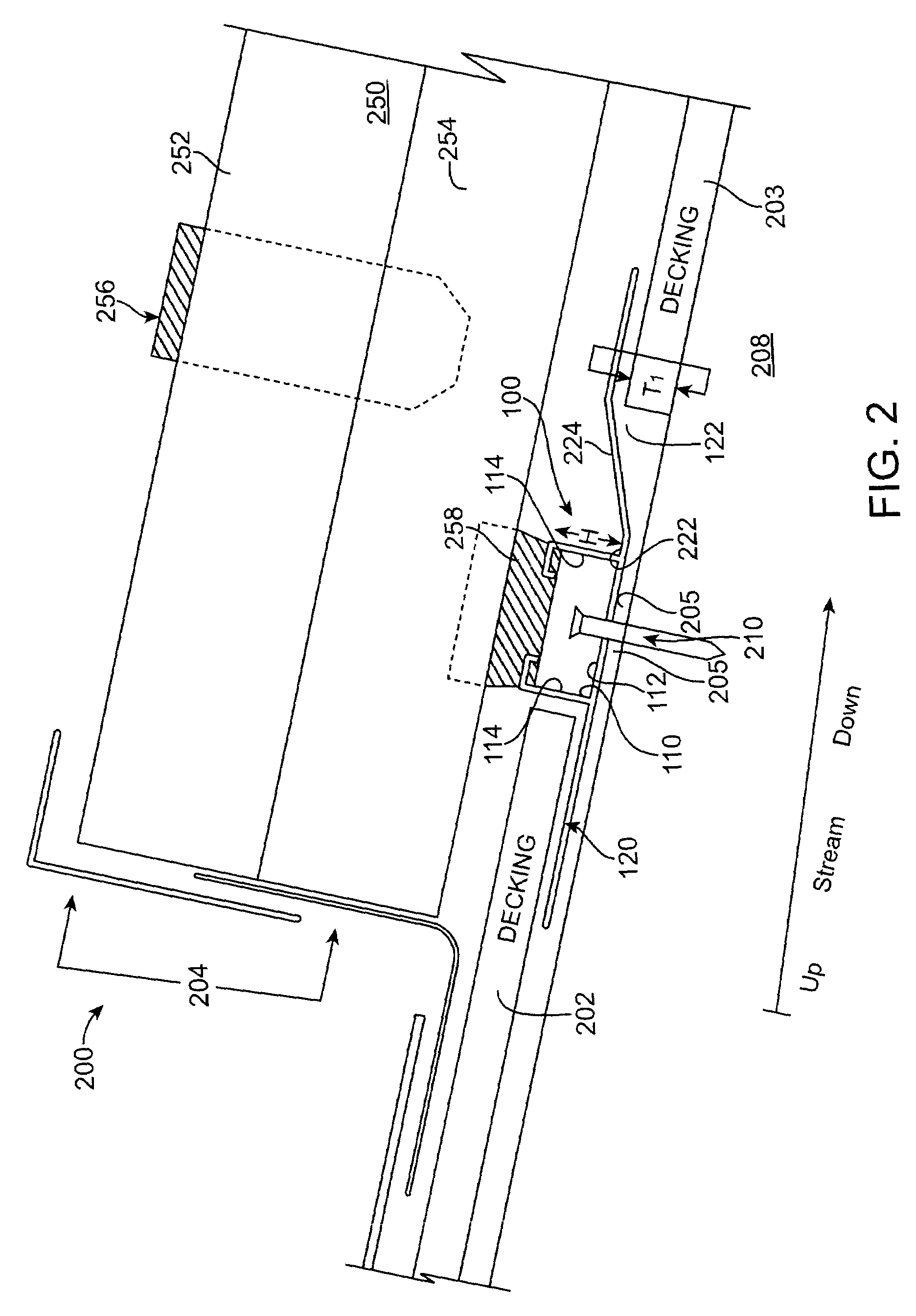 Strut runner member and assembly using same for mounting arrays on rooftops and other structures