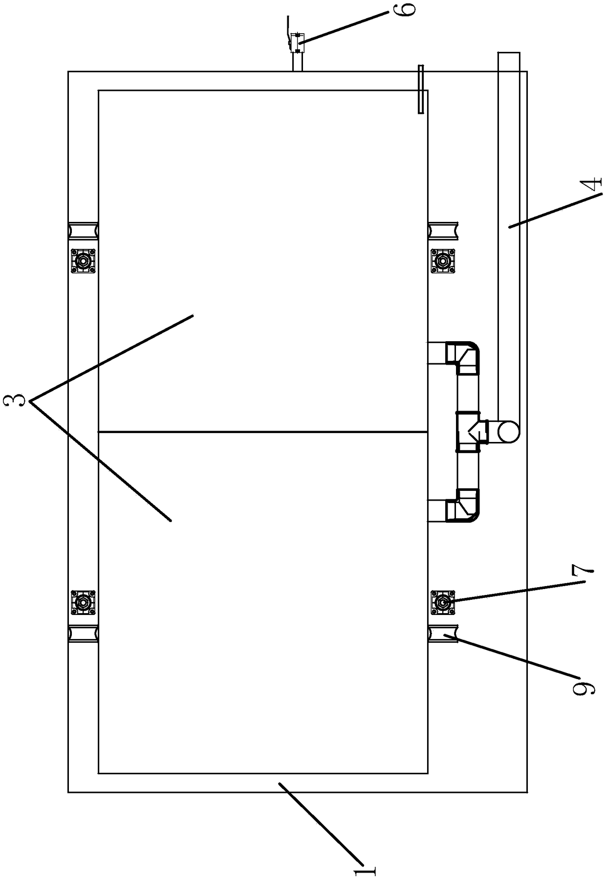 Ice water tank ascending and descending stably