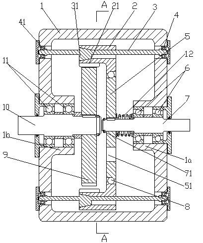 Constrained speed reducer with small teeth difference