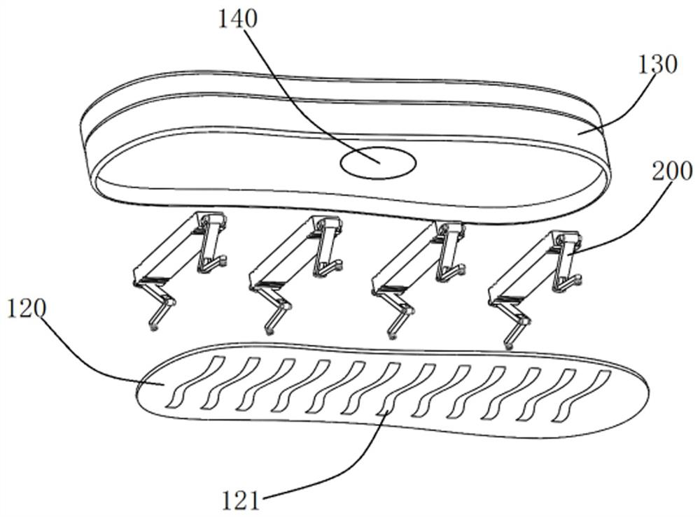 Anti-twist self-balancing sole and balancing method thereof