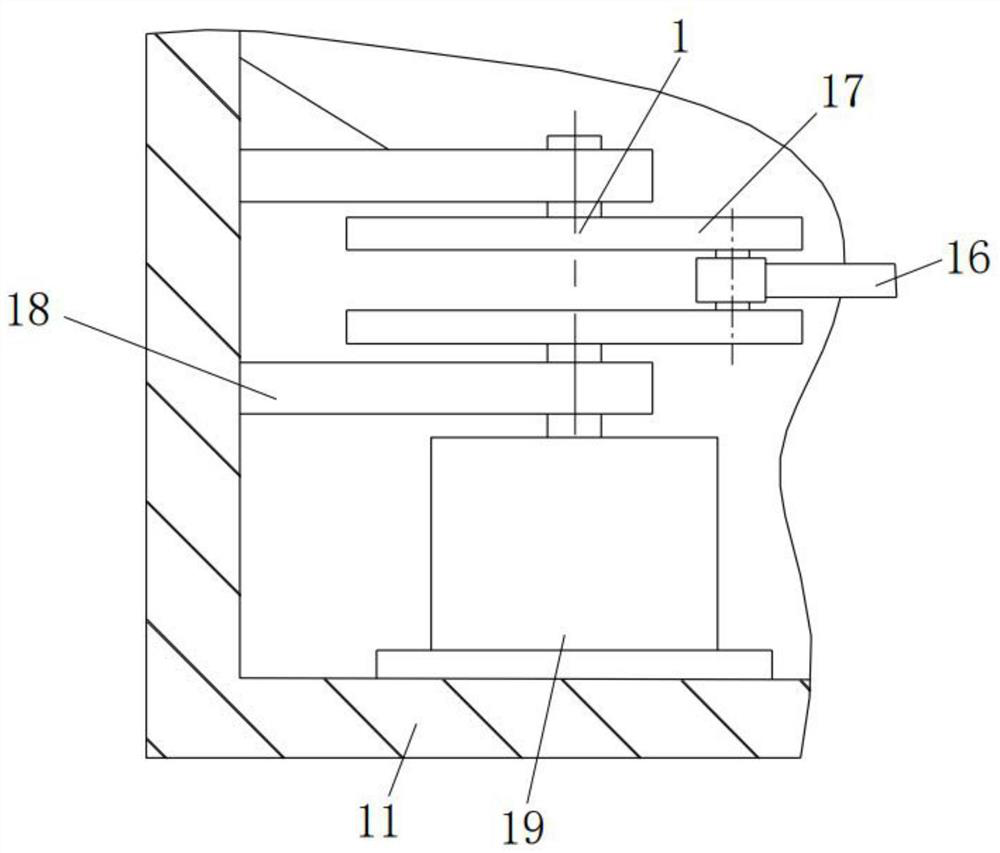 Automatic feeding device for ball cage holders