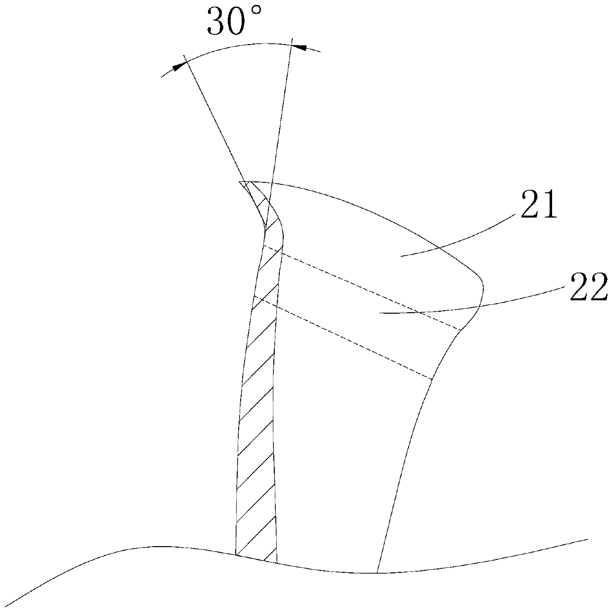 Loss-reducing fan blade with bent blade tip and processing method thereof