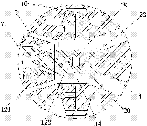 Foaming pipe extrusion die capable of adjusting flow rate of feeding material