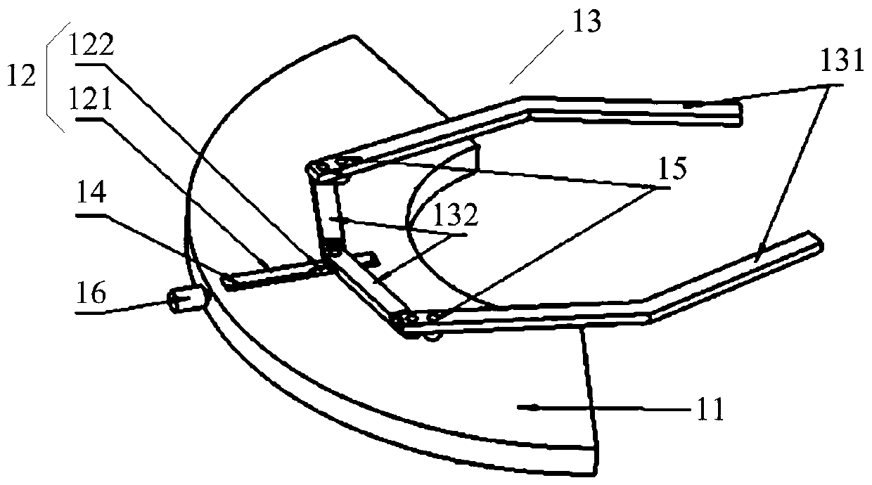 Alternative moving mechanism applied to pipeline frame of offshore oilfield wellhead platform