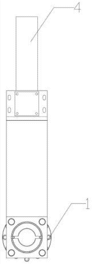 An extrusion machine with an adaptive locking mechanism