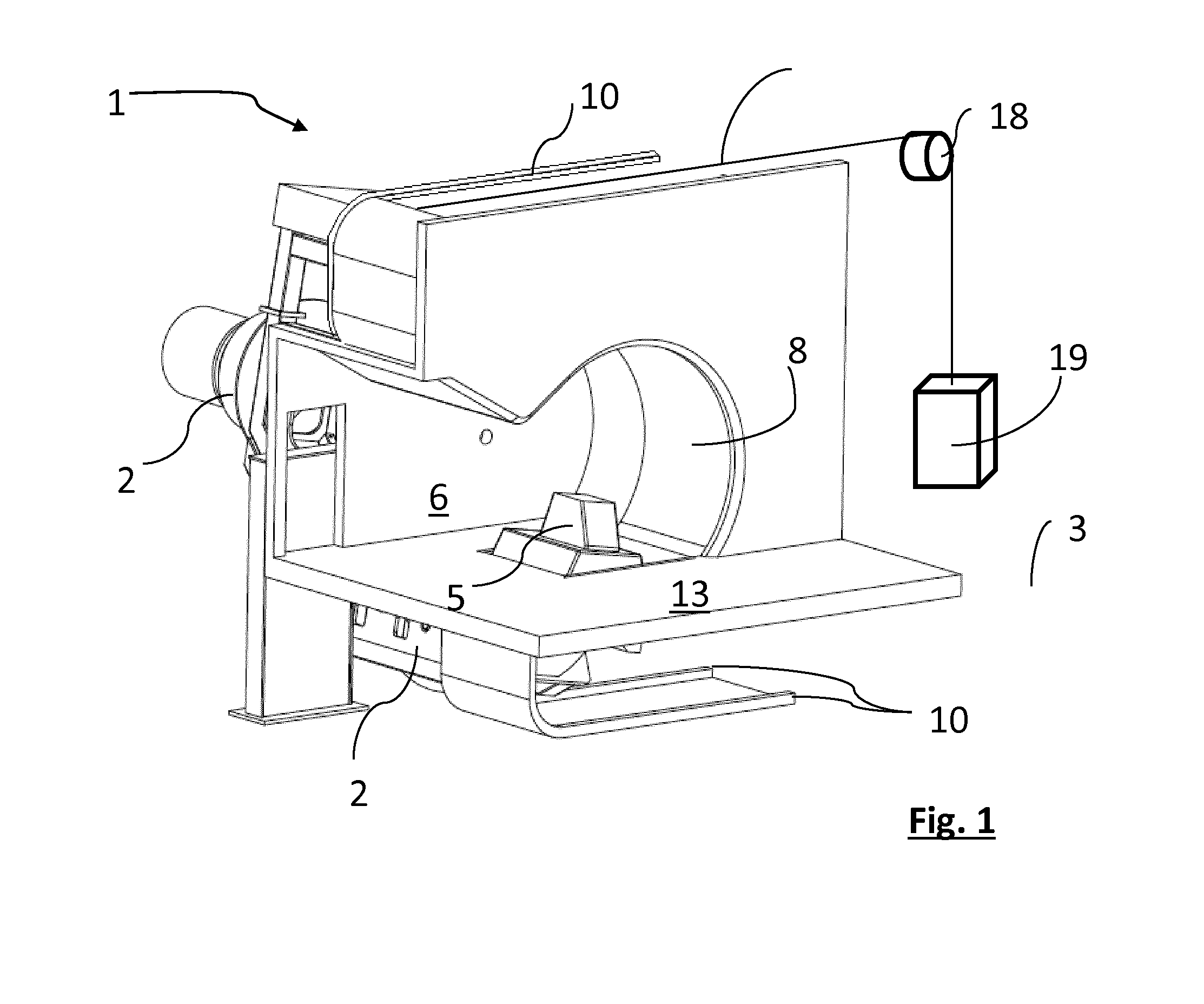 Hadron therapy installation with moving floor