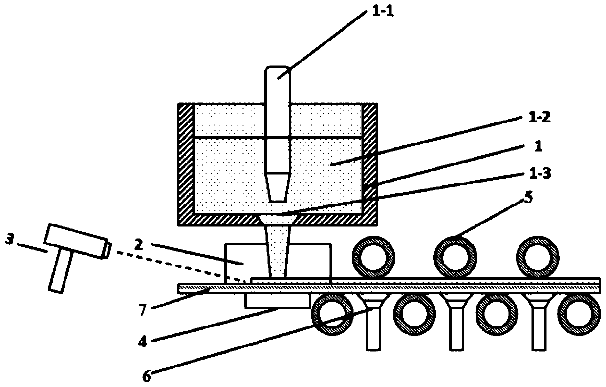 Bottom injection type casting device and preparation method of carbon steel-monel alloy layered composite material