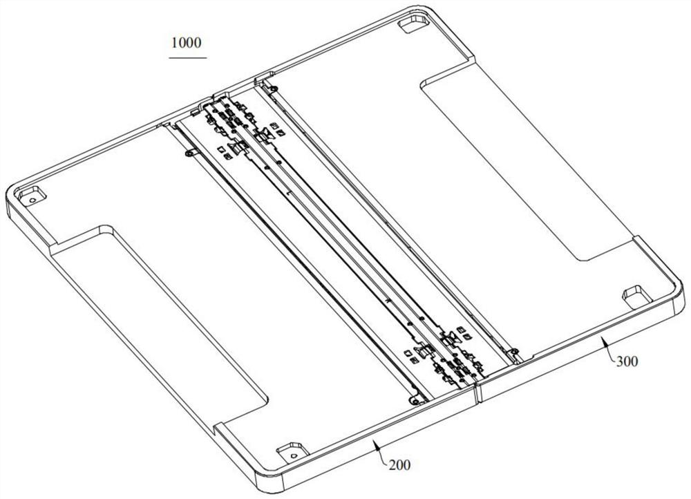 Folding device and electronic equipment