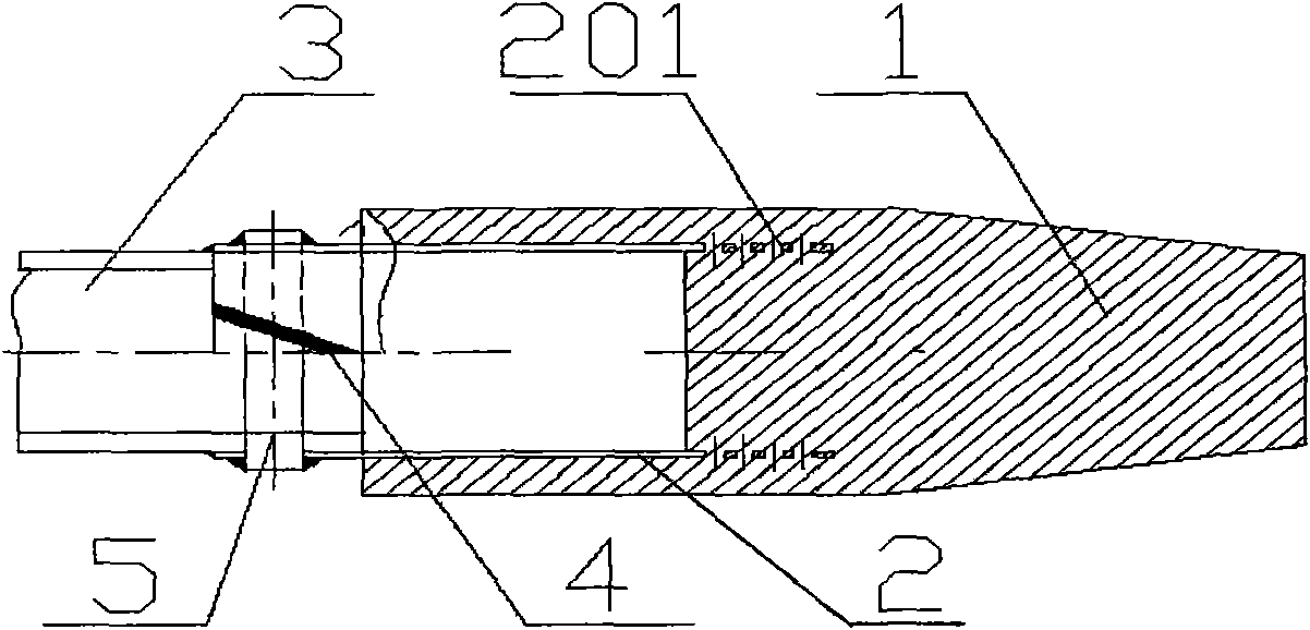 Crust-hitting hammer head for aluminum reduction cell and casting technique thereof