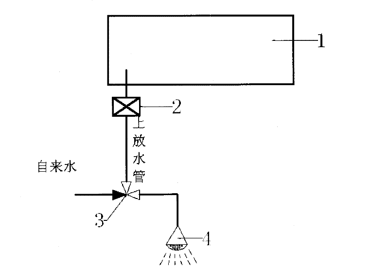 Solid matter self-guiding intermittent exhausting and upper drainage water pipe anti-freezing solar water heater