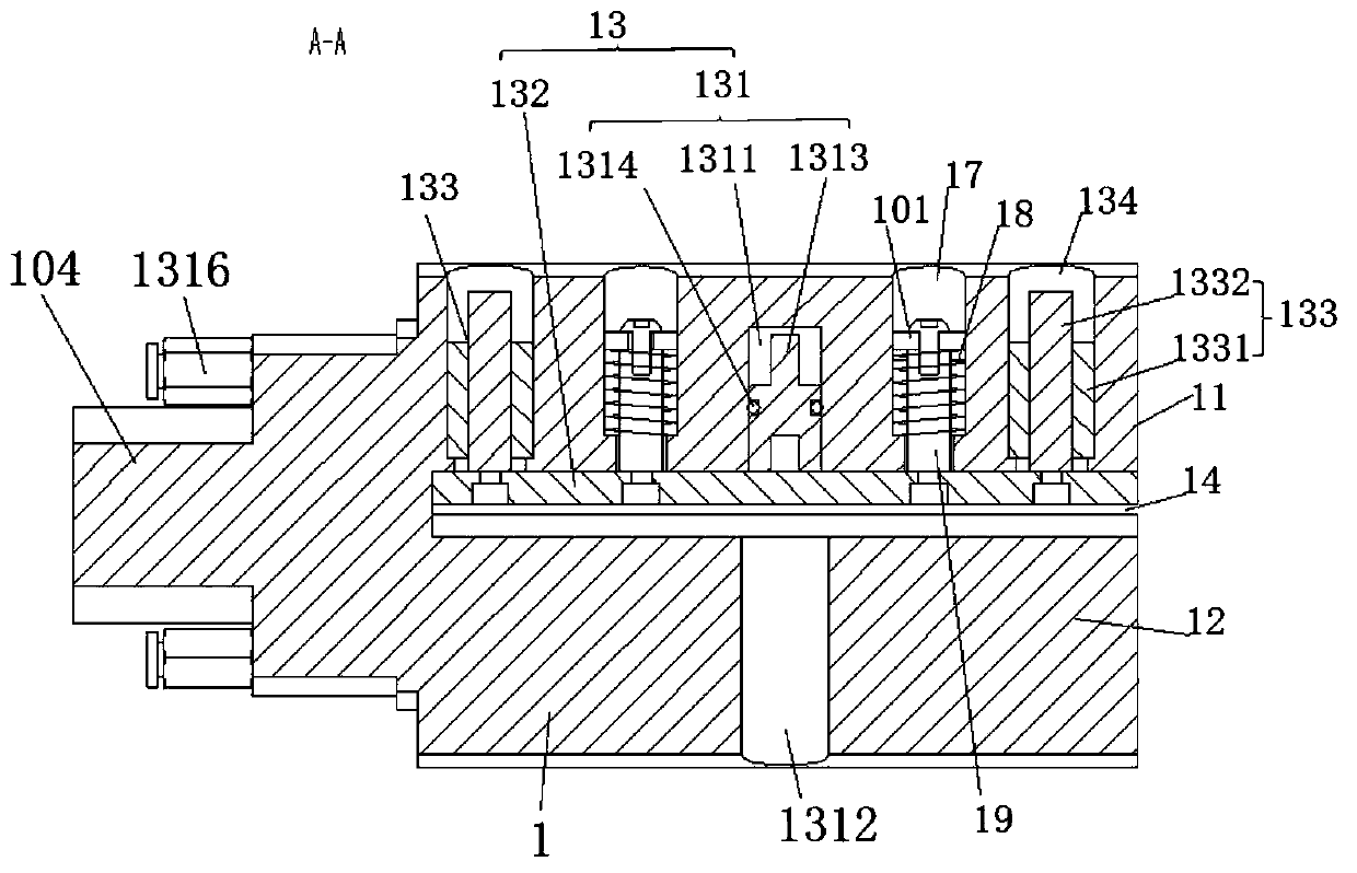 Roll changing head for tape material, roll changing driving assembly for tape material, and roll changing mechanism