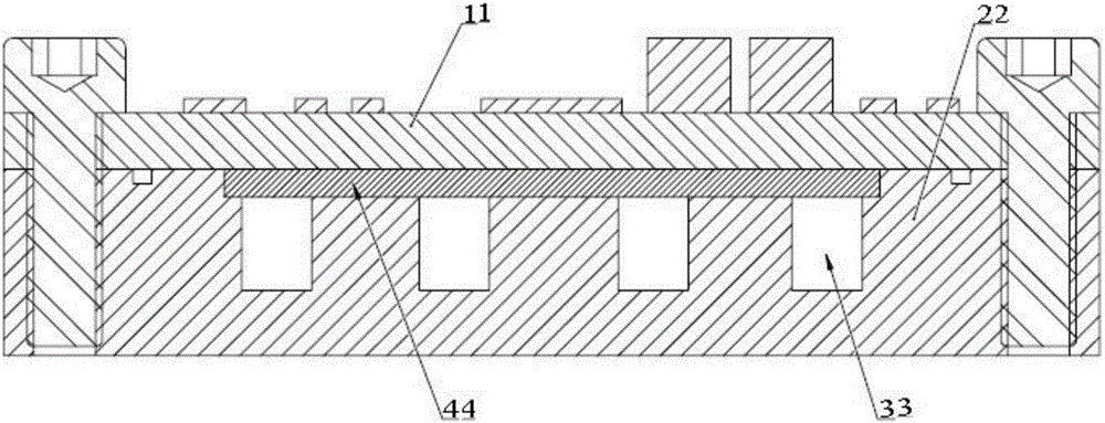 Electronic system self-radiating structure