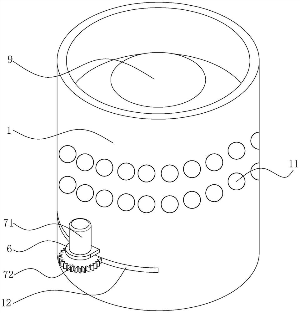 A lighting device that is convenient to adjust the illumination range