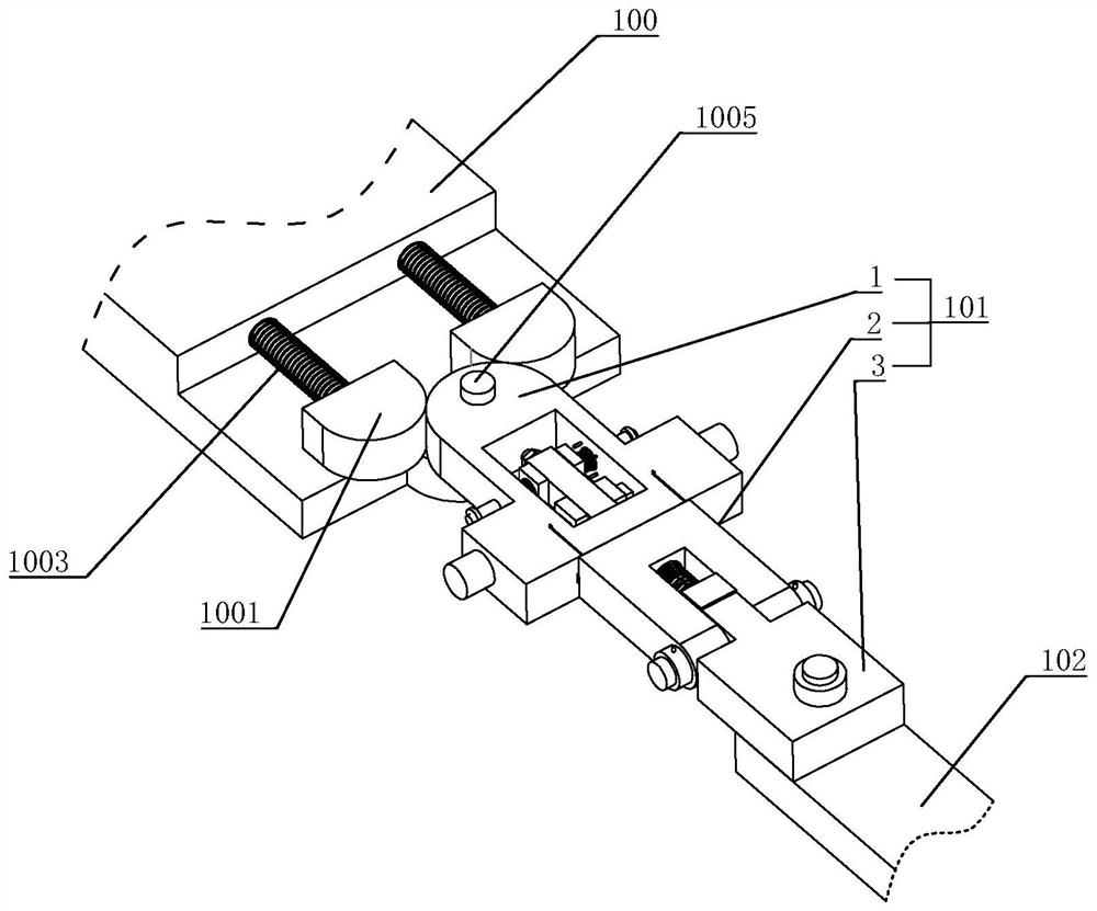 A disc tractor with elastic buffer