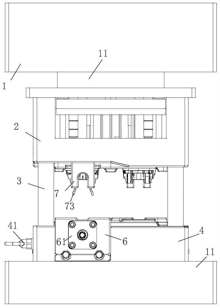 Automatic mold opening and closing mechanism