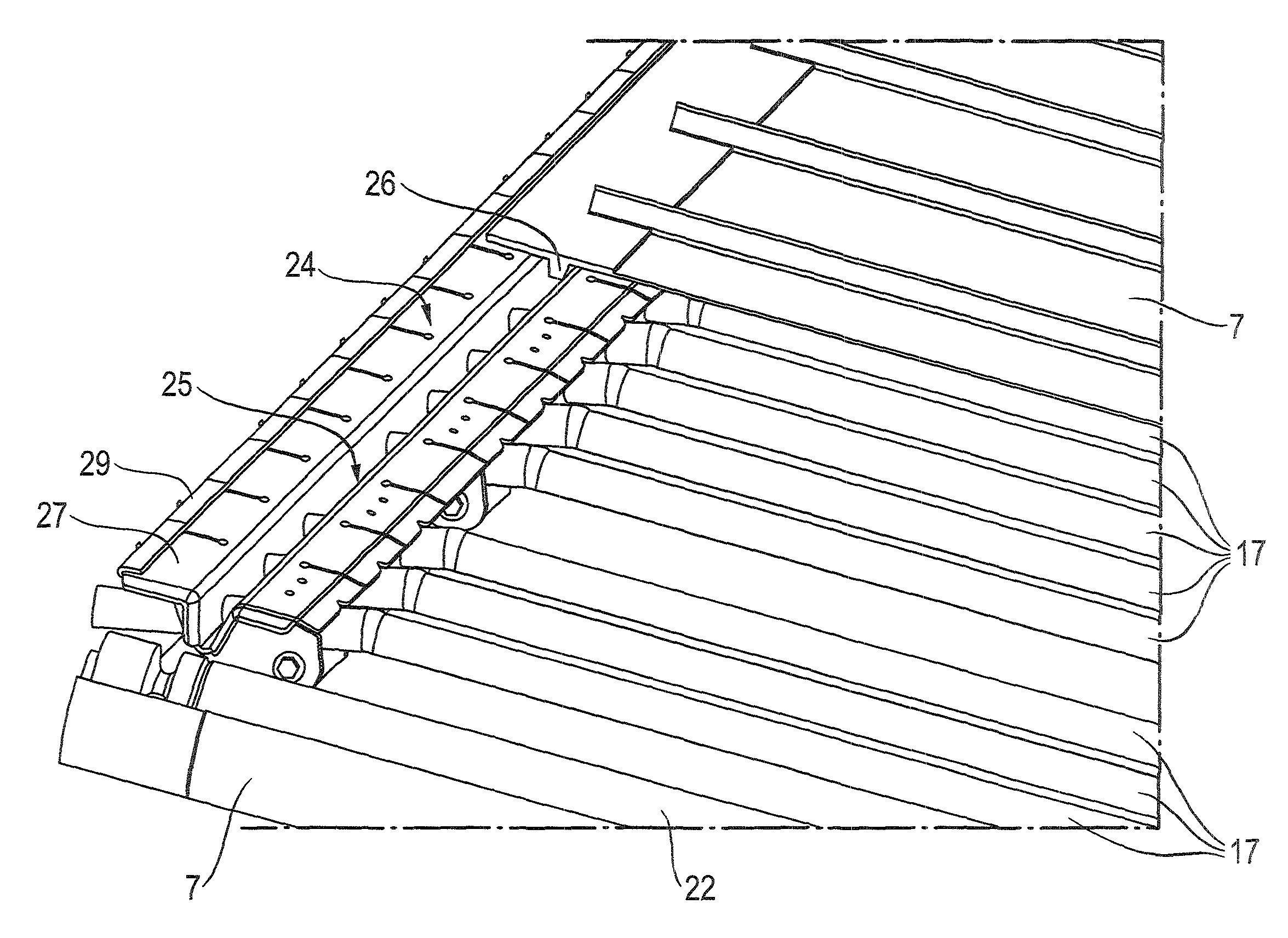 Header with a conveyor belt having conveyor belt supports configured for improved sealability