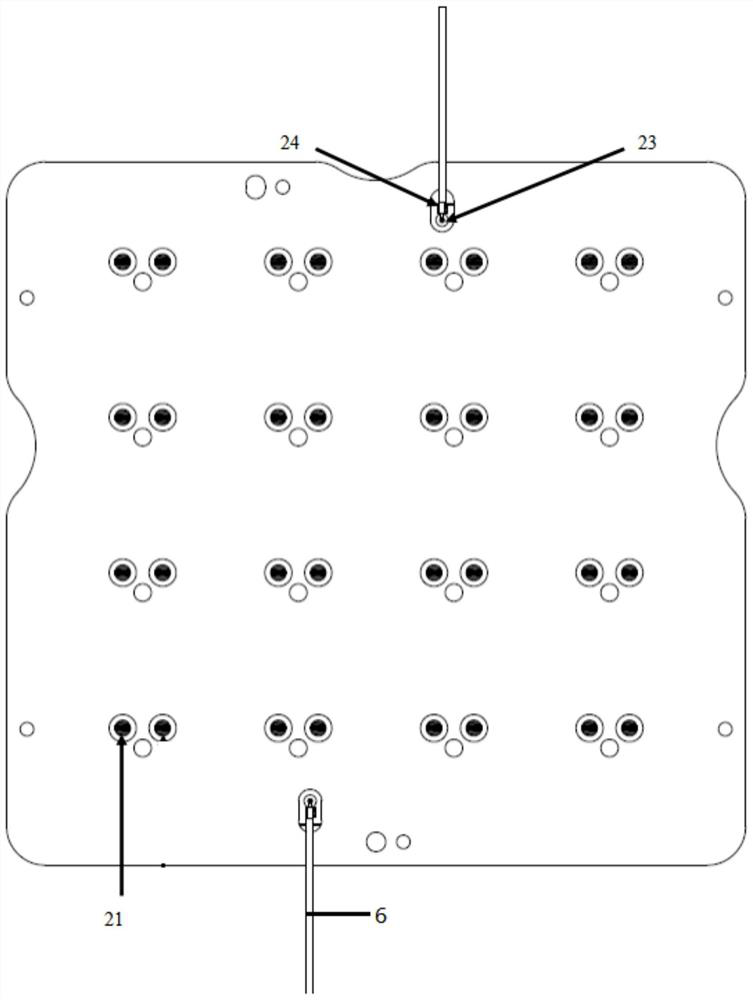 Broadband low-profile 4X4 array dual-polarization directional antenna