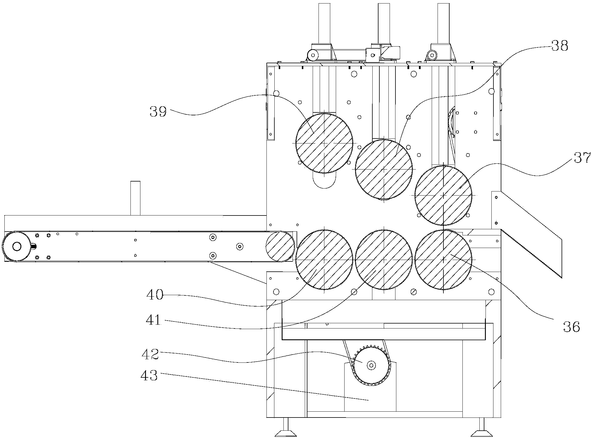 Automatically adjusted press roll type banana stalk presser