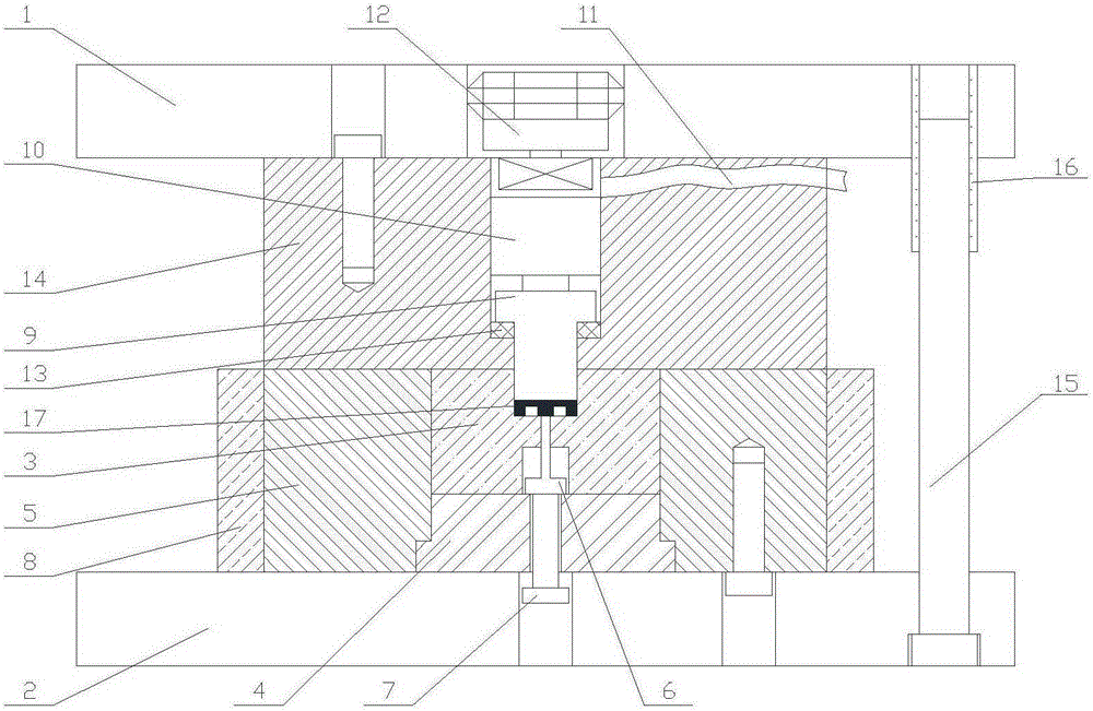 Ultrasonic vibration-assisted metal micro die forming device and usage method thereof