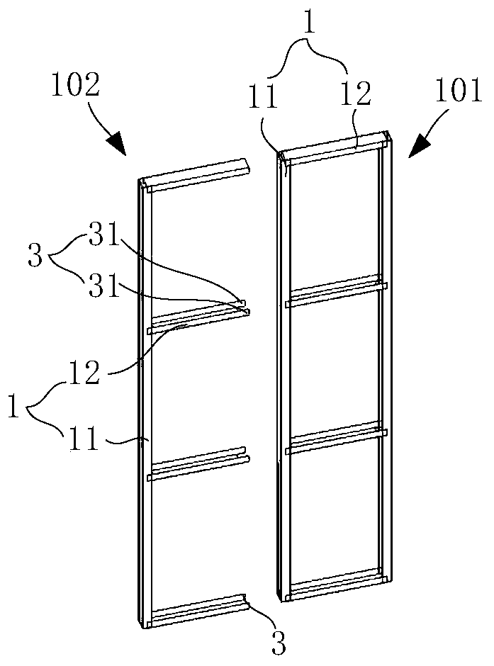 Building wall and mounting method thereof