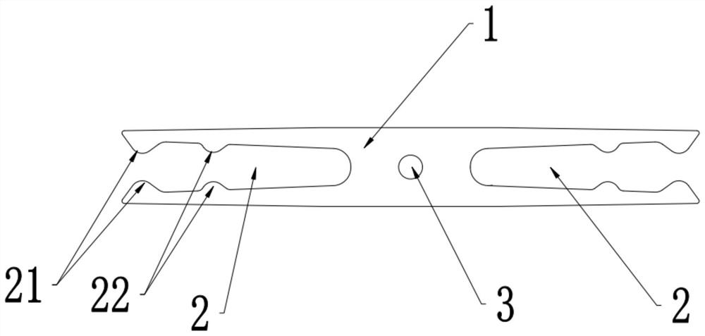 Bidirectional stacked high-current plug terminal and connector with same