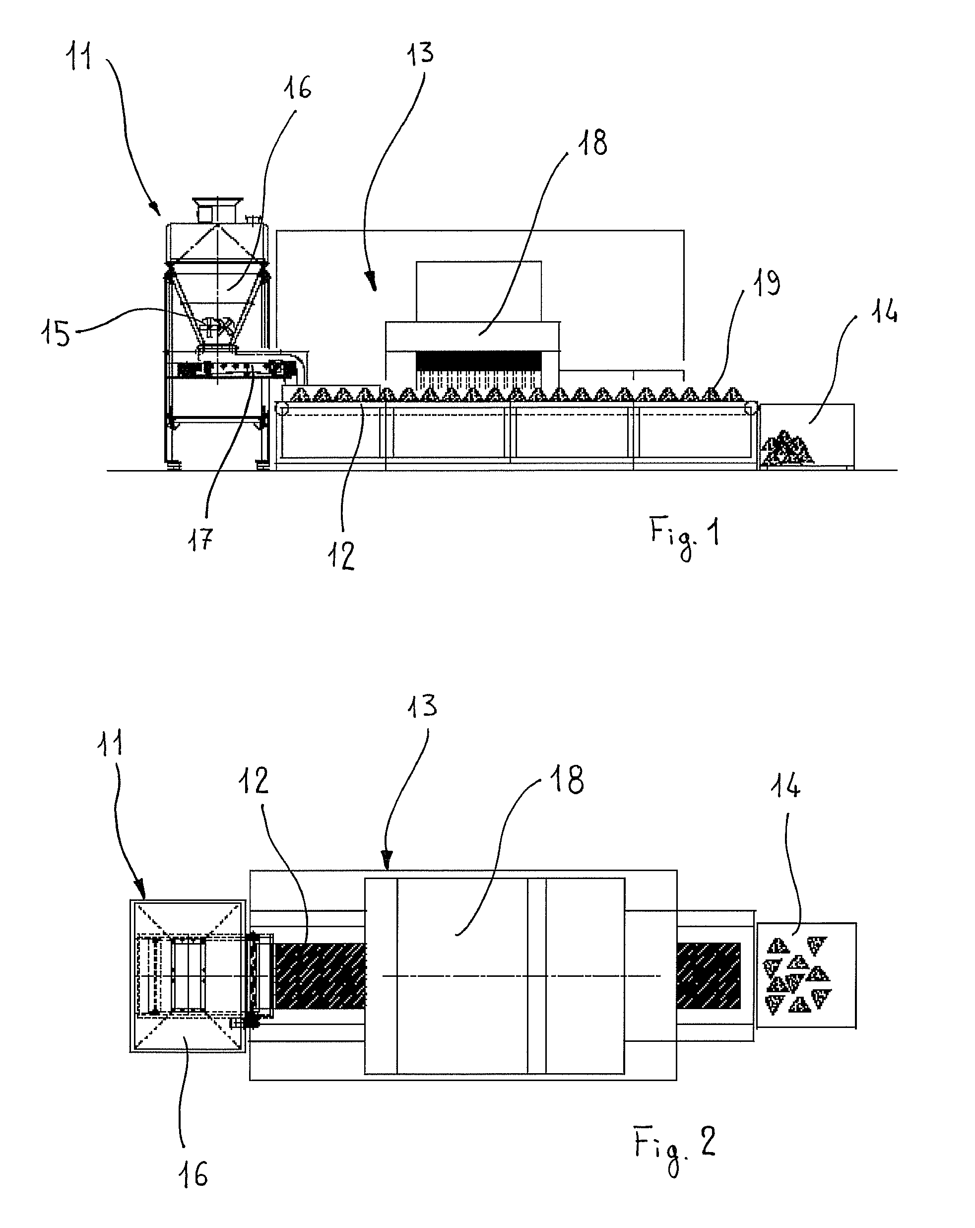 Method and plant for rendering inert toxic substances in uncompacted residual material containing hardenable resin and aggregrates