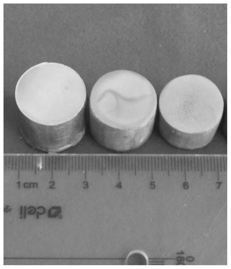 A method of solidifying under pressure to prepare al-cu alloy with high cu content