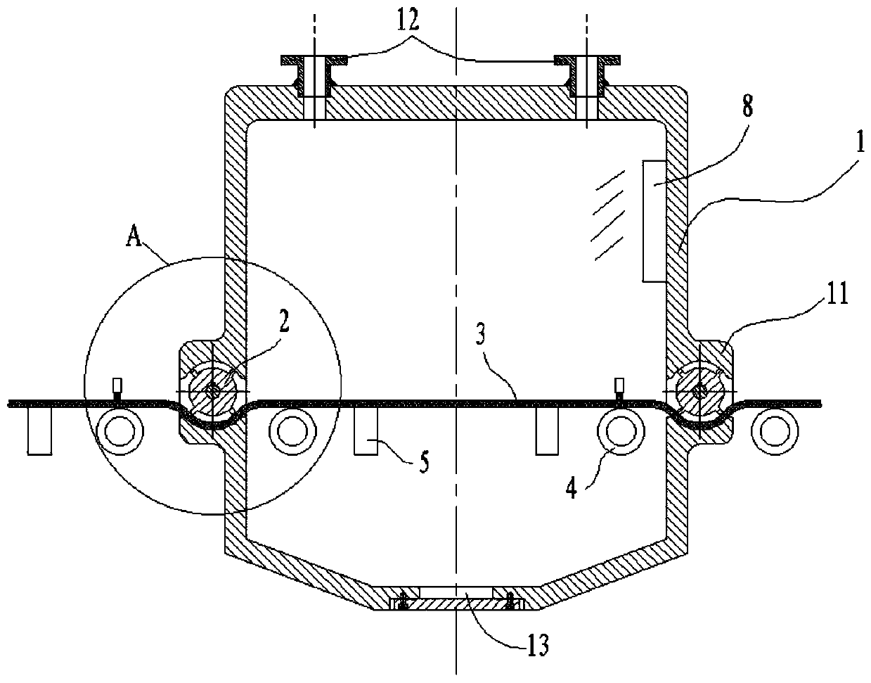 Continuous feeding and discharging quick dewatering and drying device for sand fine stones for building construction